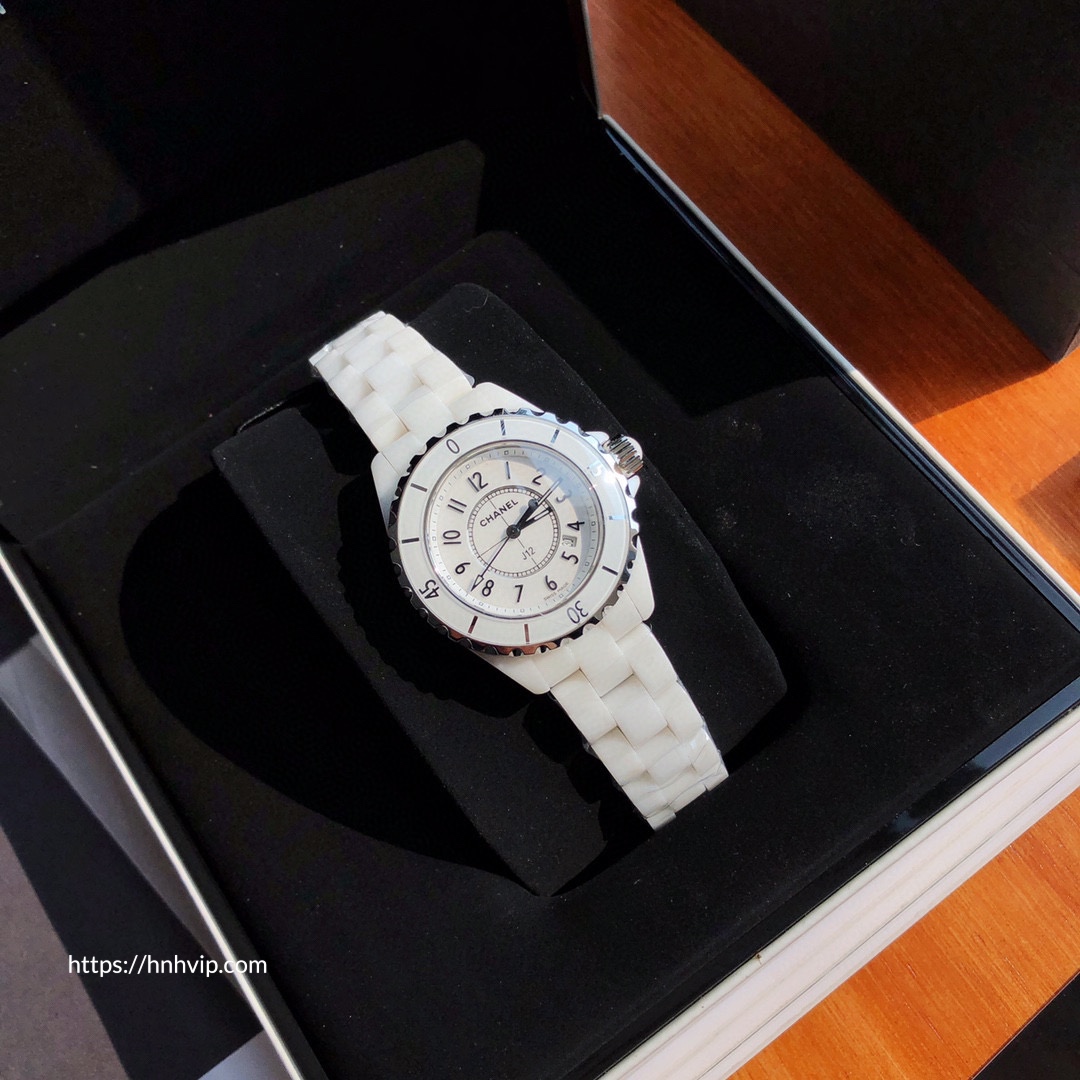 Chanel J12 WATCH, 33 MM