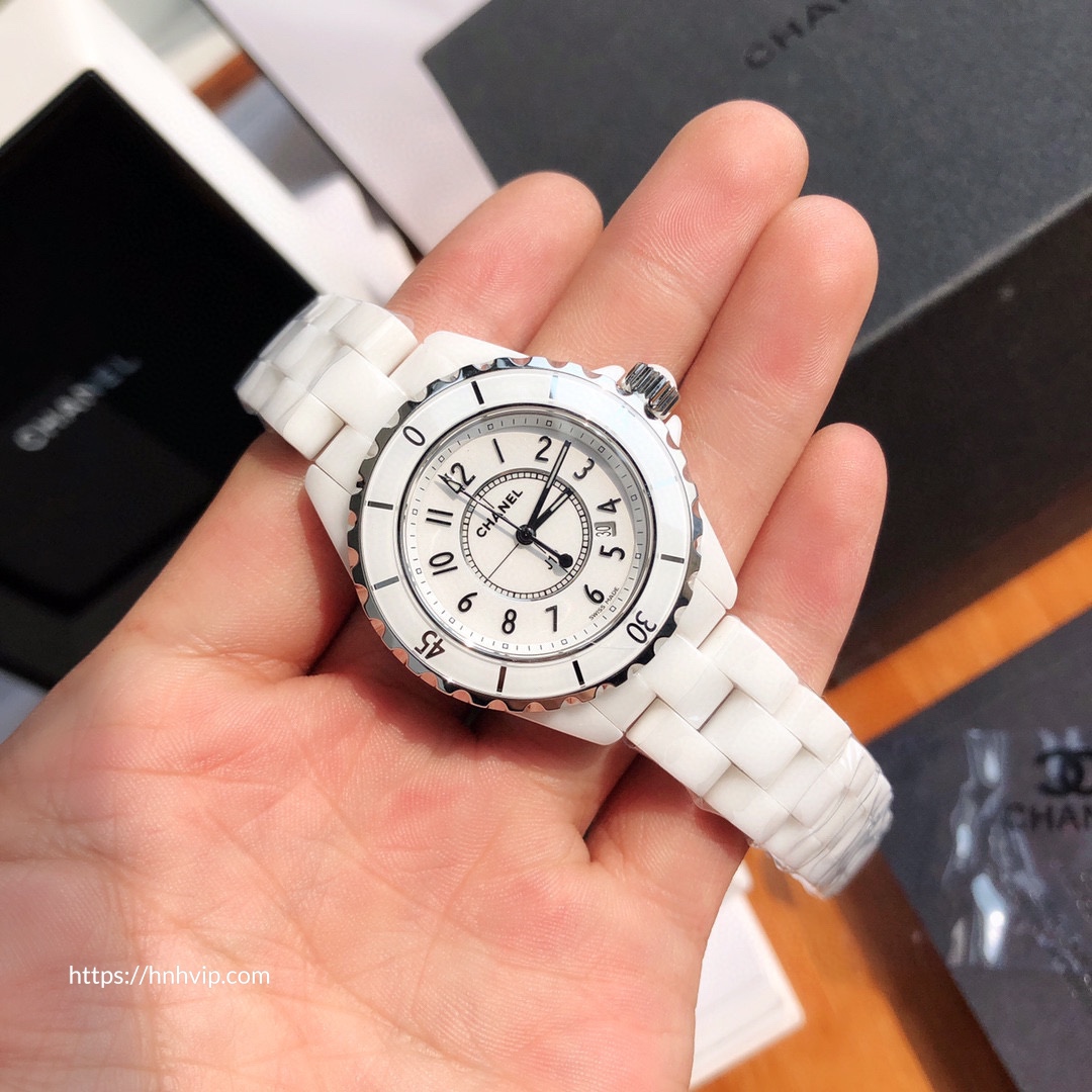 Chanel J12 WATCH, 33 MM