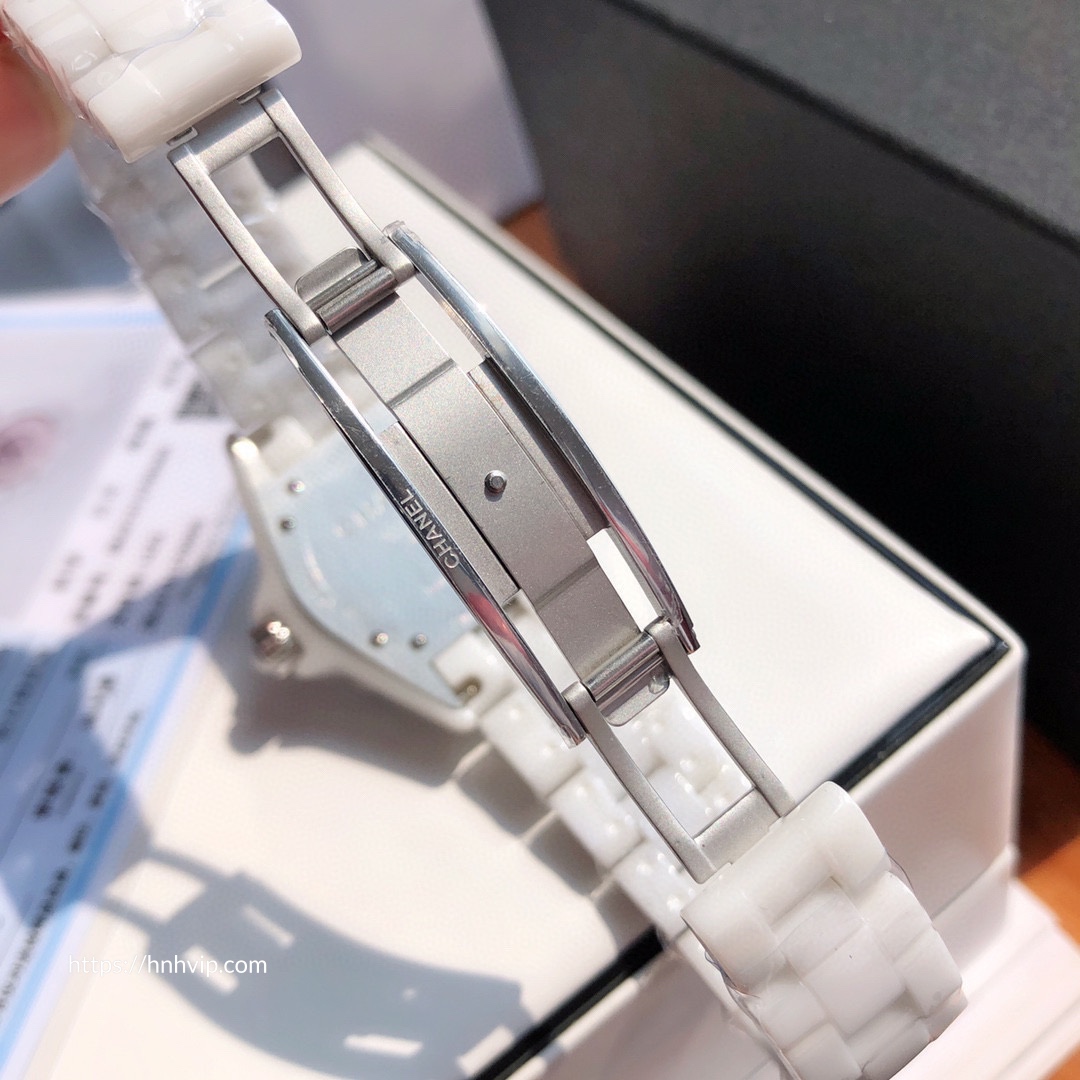Chanel J12 WATCH, 33 MM