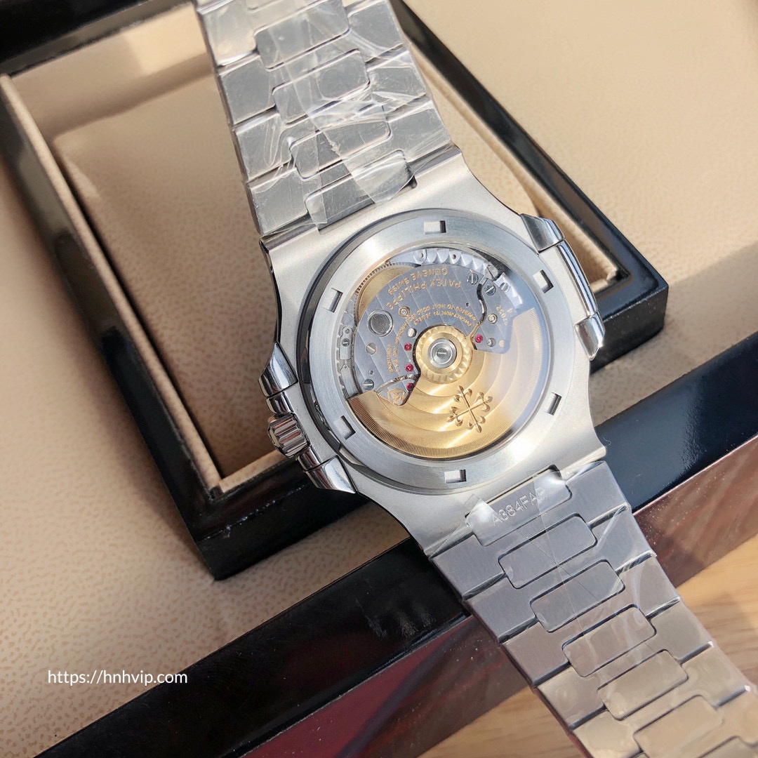 PATEK PHILIPPE NAUTILUS 5711 DIAMOND BEZEL BLUE DIAL