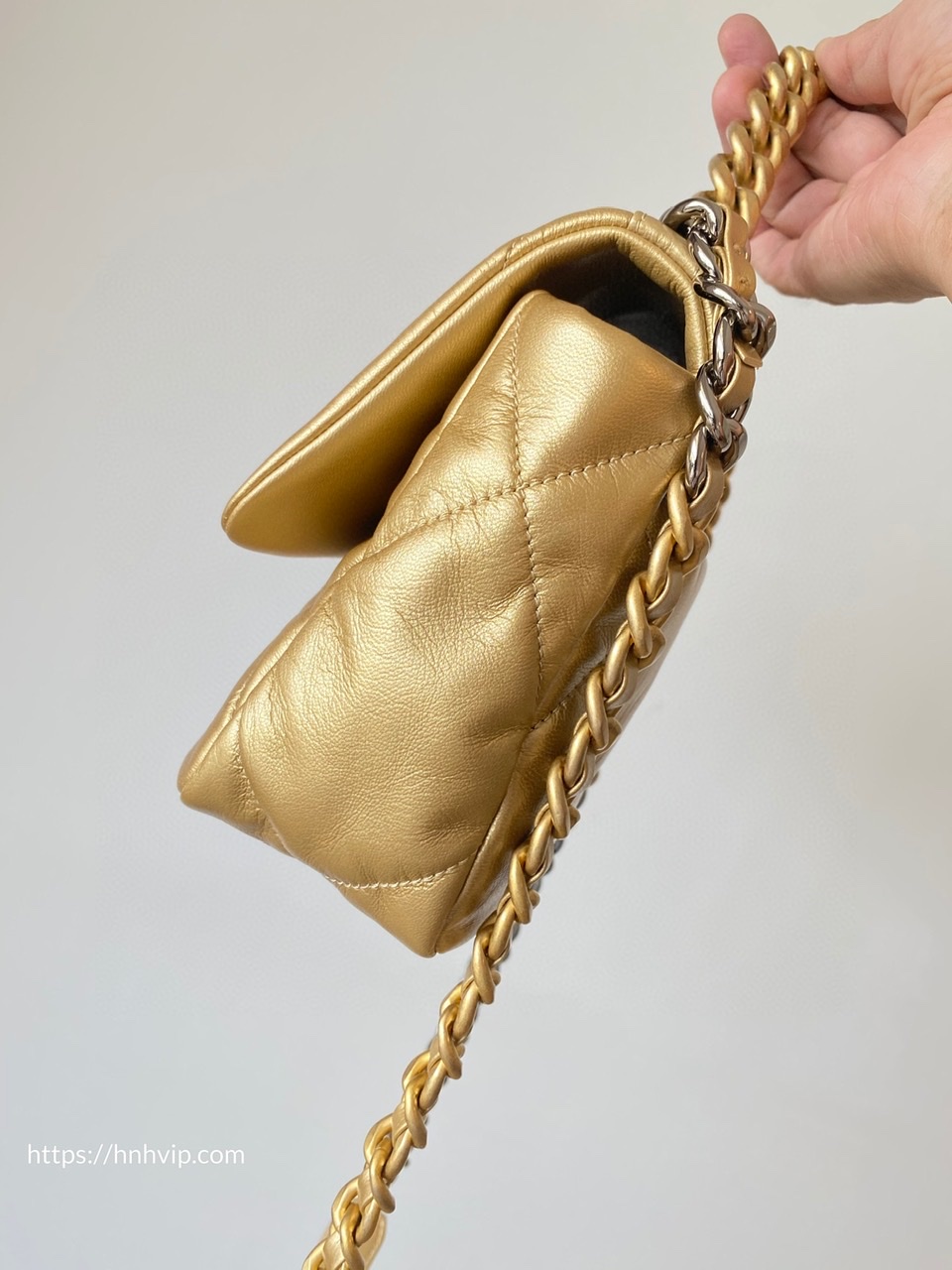 CHANEL 19 HANDBAG
