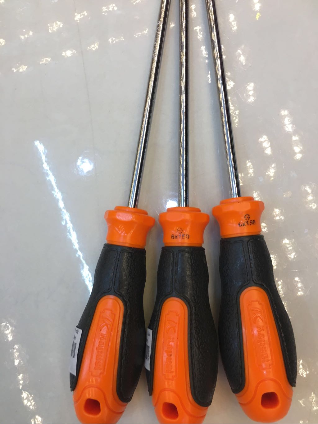 Tua vít 1 đầu DẸP 6 dài 150mm_Kapusi cam đen_12C/H