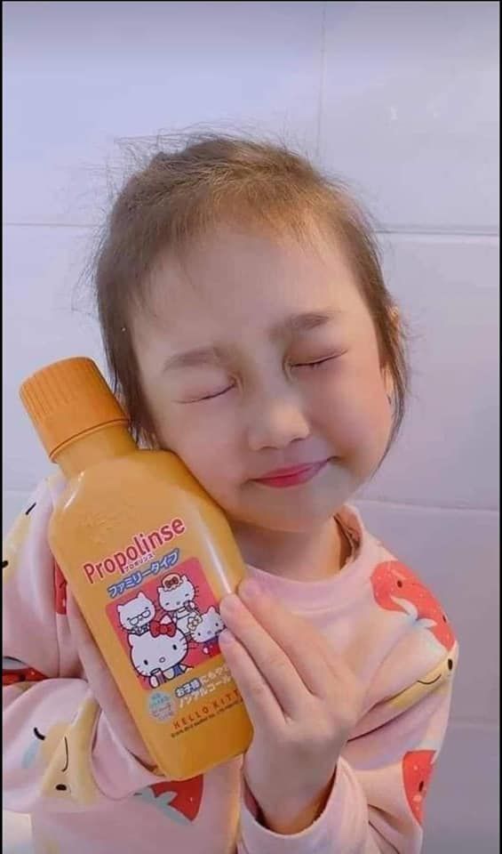 Nước Xúc Miệng Trẻ Em Propolinse Hello Kitty 400Ml