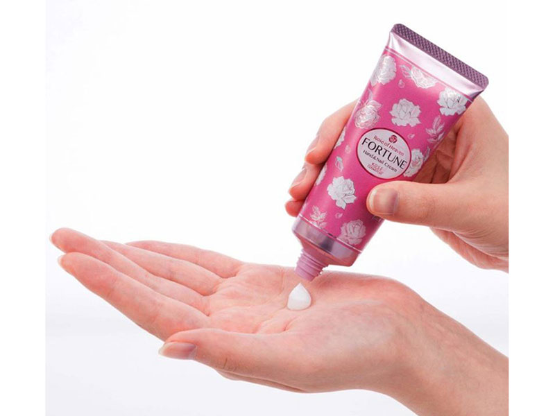 Kem dưỡng da tay và móng Kose Fortune 60g - Hương hoa hồng