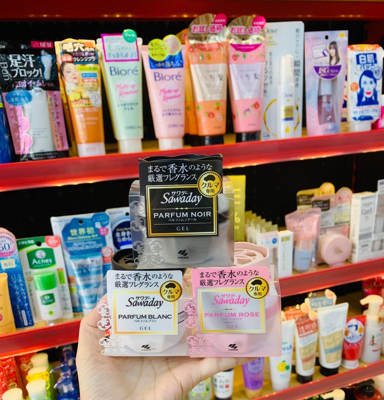 Sáp thơm ô tô Kobayashi Sawaday dạng gel hộp 90g- hương nước hoa nhẹ nhàng