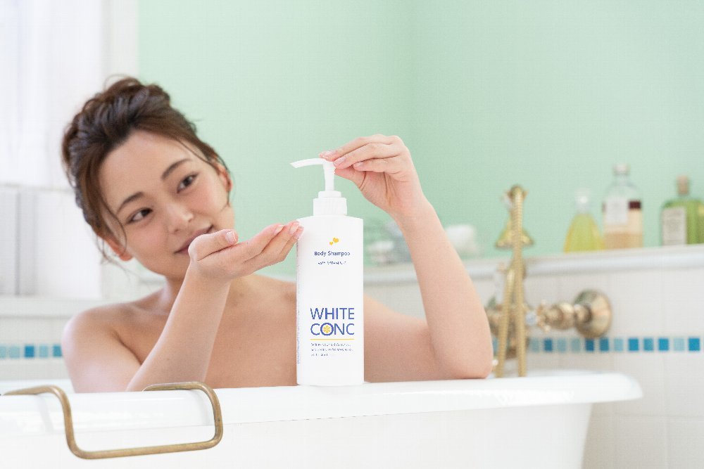 Sữa Tắm Trắng Da Toàn Thân Yuzu White Conc 600ML