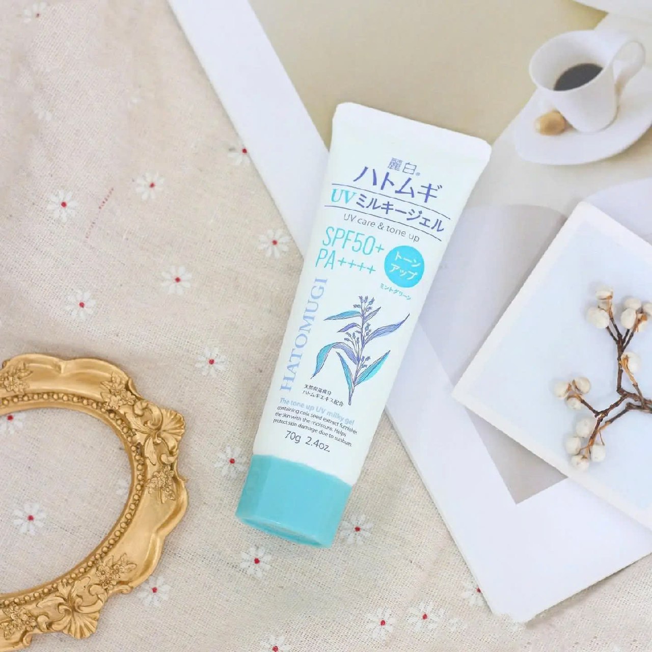 Kem Chống Nắng Kumano Hatomugi SPF50+ PA++++ Nâng Tông, Dưỡng Ẩm 70g - Xanh Bạc Hà