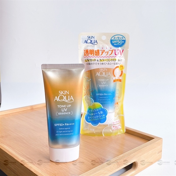 Kem Chống Nắng Skin Aqua Tone Up UV Essence Latte Beige SPF50+ PA++++ 80G