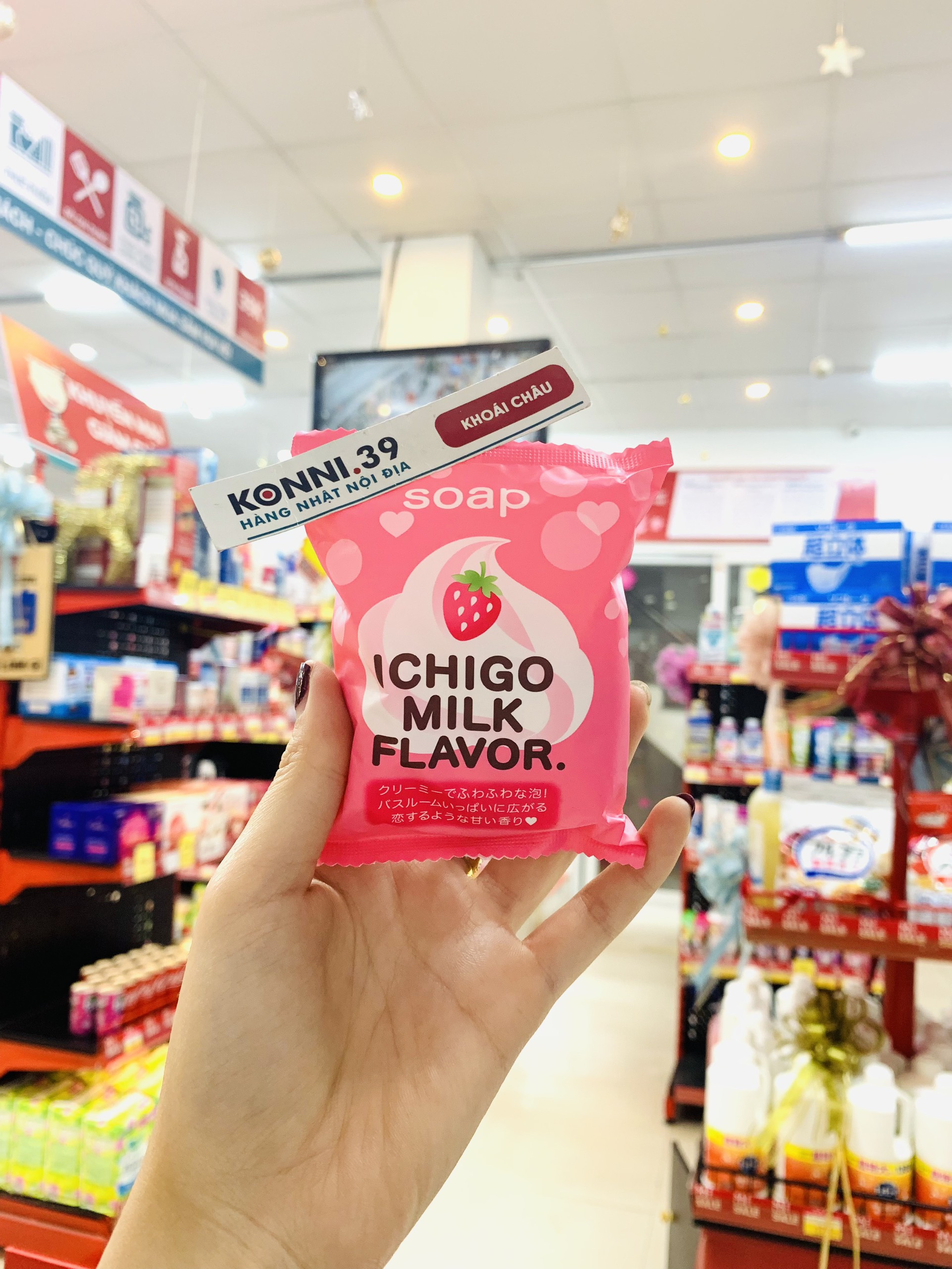 Xà phòng tắm chiết xuất từ sữa và dâu tây 80g