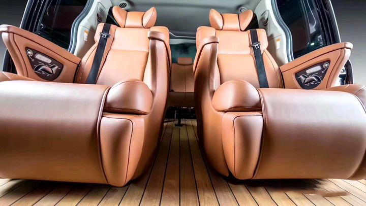 Cải tạo nâng cấp nội thất cho Toyota Sienna 2018 thành Limousine
