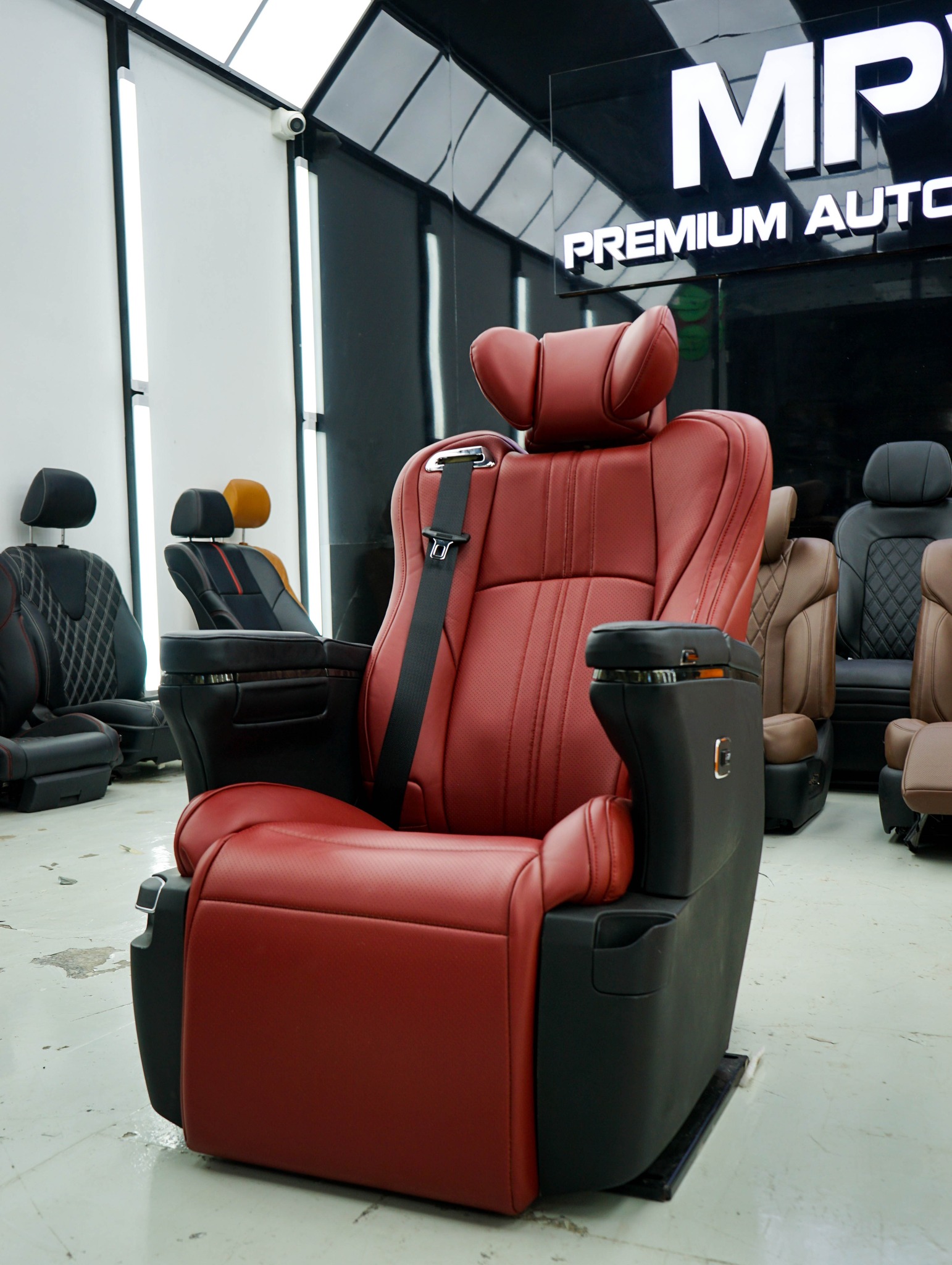 Nâng cấp ghế Limousine, mẫu ghế Limousine nổi bật trong năm 2023