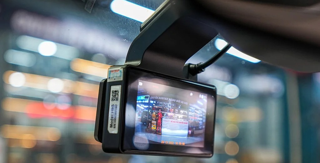 Camera hành trình- Phần mềm dẫn đường cảnh báo tốc độ