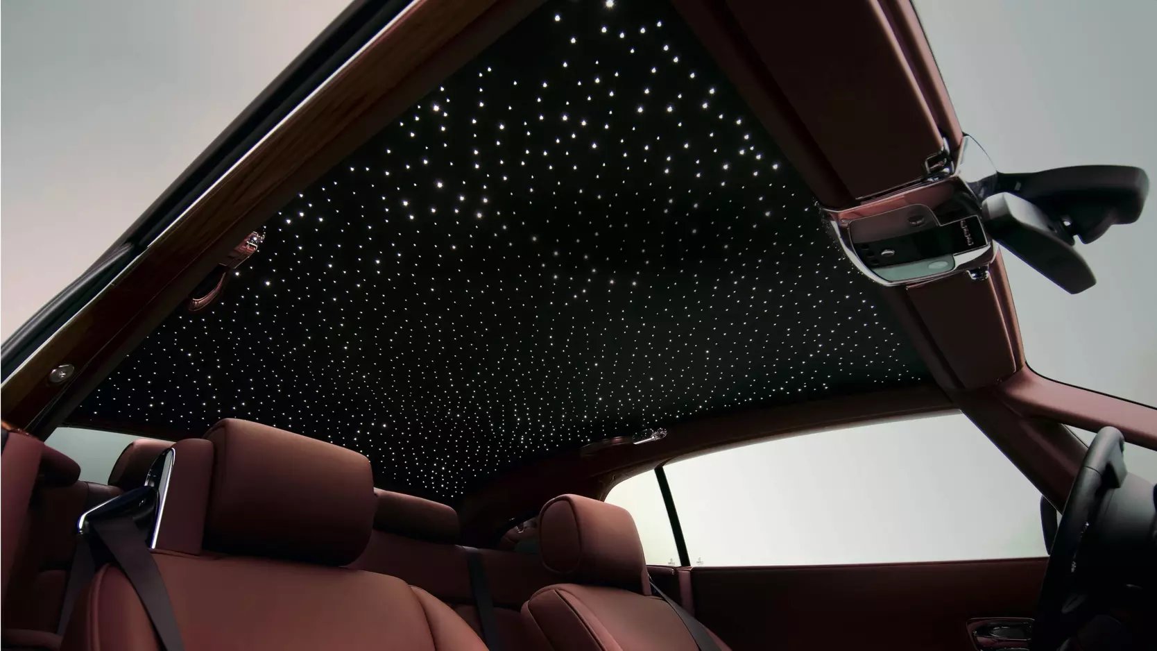 10 câu hỏi về đèn LED trần bầu trời sao tại MPVSAIGON