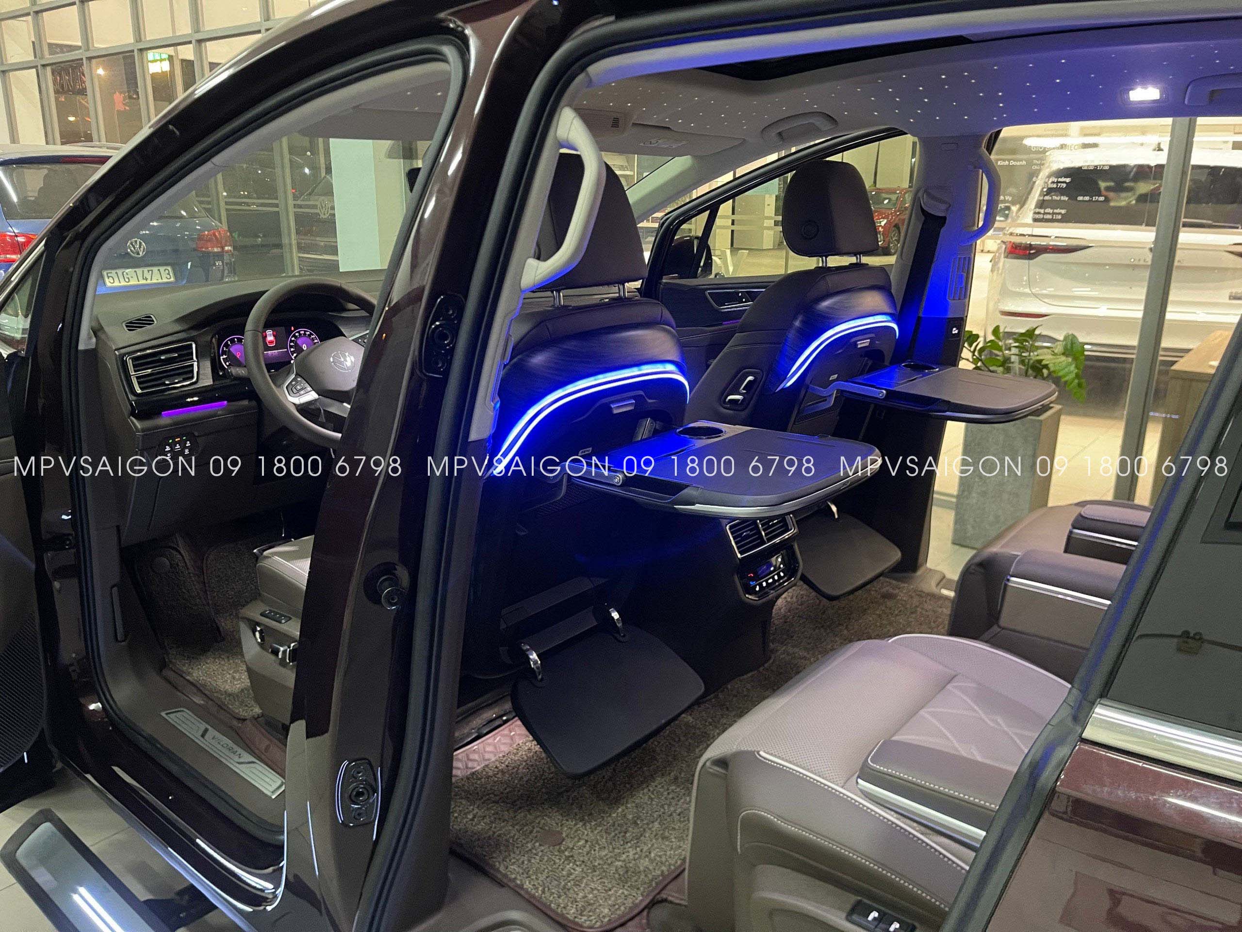 Bàn làm việc xếp lưng ghế dành cho Volkswagen Viloran