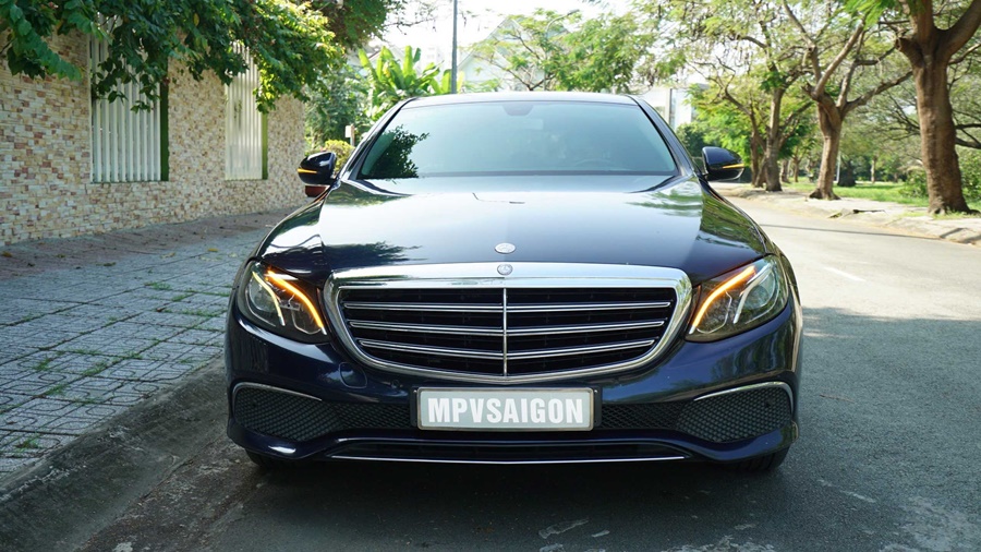 MERCEDES-BENZ E200 THI CÔNG BỌC DA GHẾ SAU 6 NĂM SỬ DỤNG