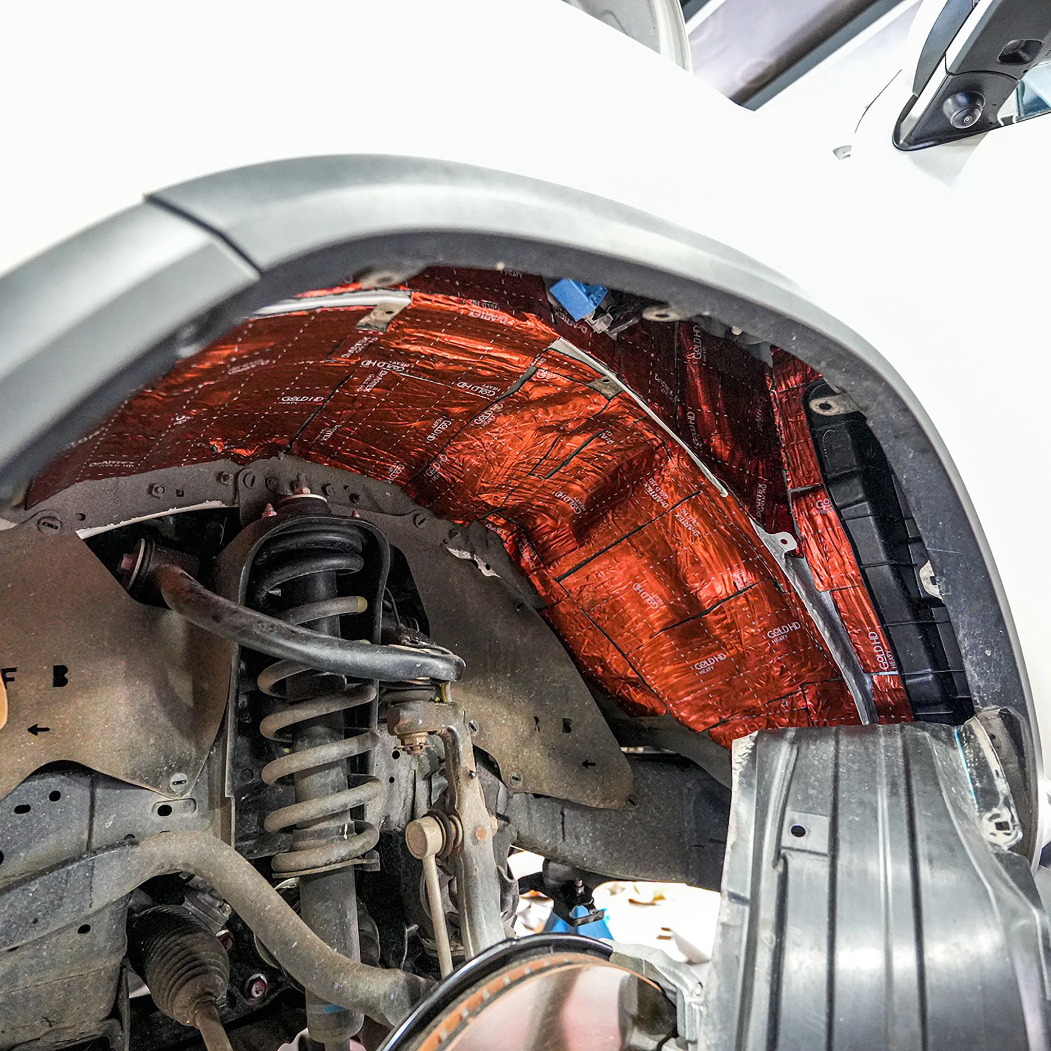 Cách âm hốc bánh & lòng vè (Wheel Arches & Fenders)