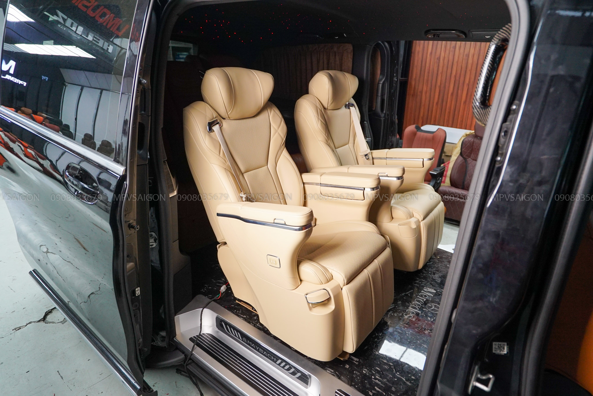 Ghe Alphard 35 trên không gian sang trọng của chiếc V250