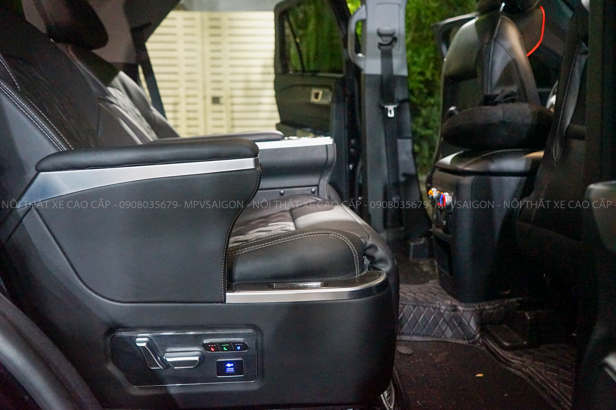 Nâng cấp ghế Limousine Ford Explorer 2020-2023