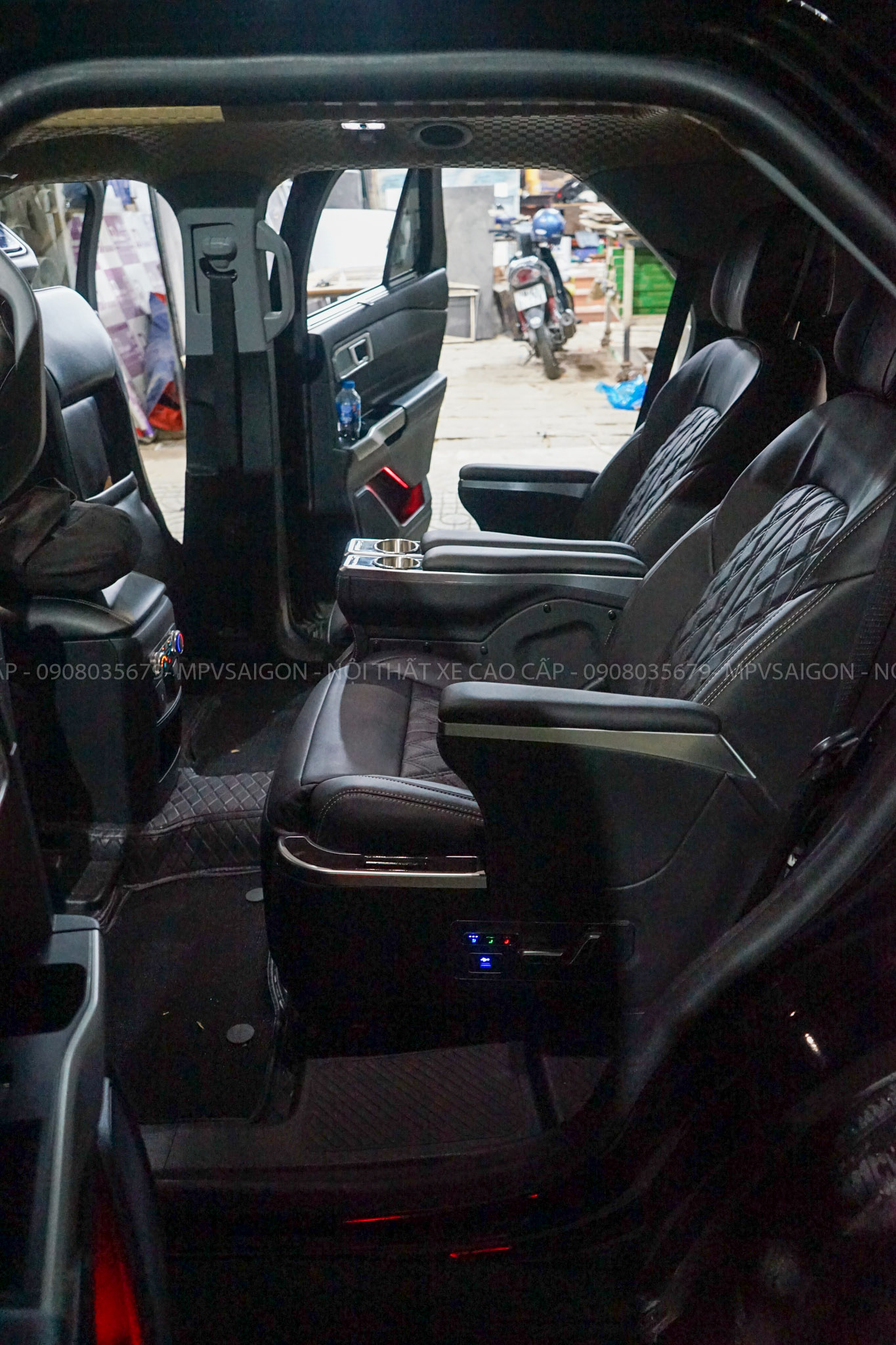 Nâng cấp ghế Limousine Ford Explorer 2020-2023