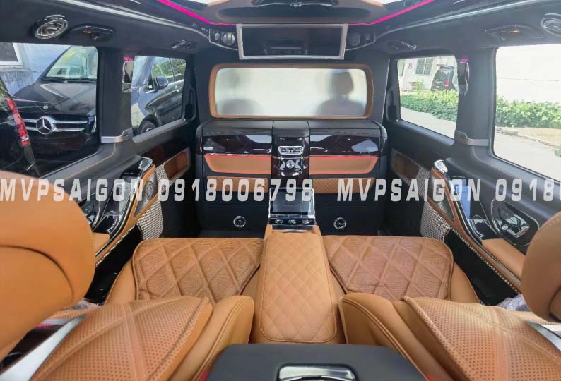 Nâng cấp Toyota Alphard bản thương gia 4 chỗ có vách ngăn