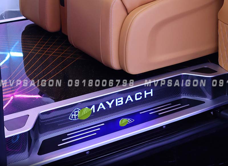 Ốp bậc lên xuống Benz V250 vân carbon vân gỗ - MPVSAIGON