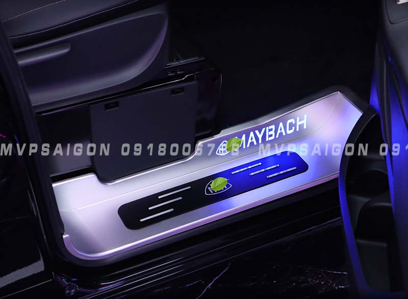 Ốp bậc lên xuống Benz V250 vân carbon vân gỗ - MPVSAIGON