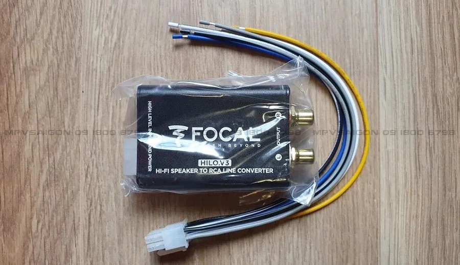 Focal Hilo V.3 - mặt đáy với lỗ bắt vít lắp đặt cố định