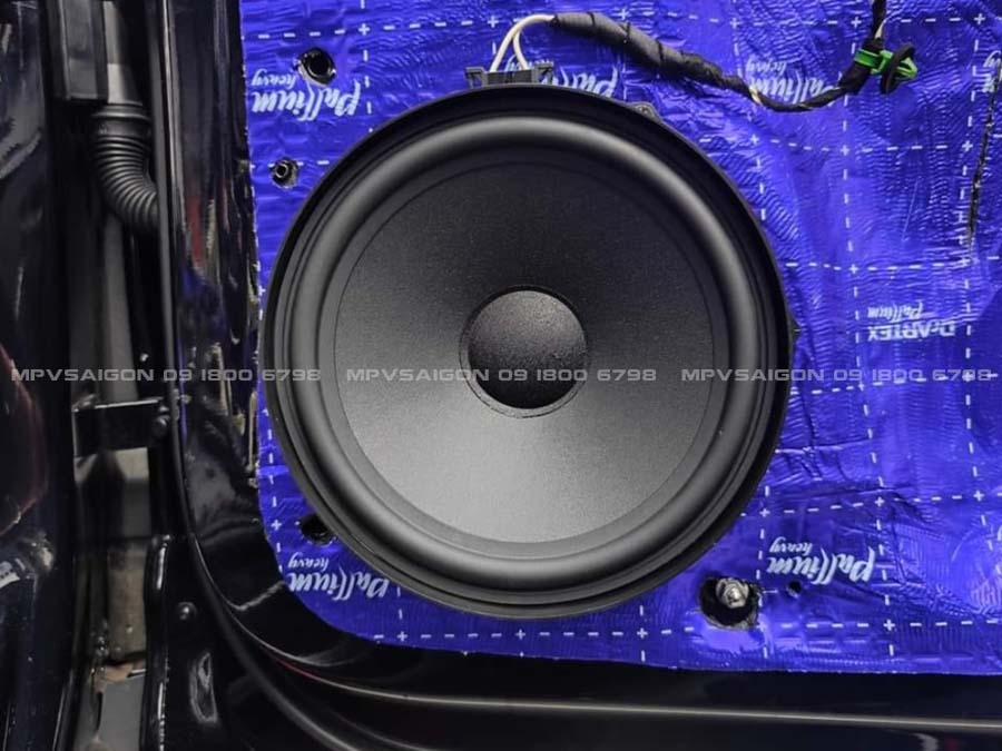 FOCAL IS VW 180: thiết kế mặt loa mạnh mẽ, hiện đại
