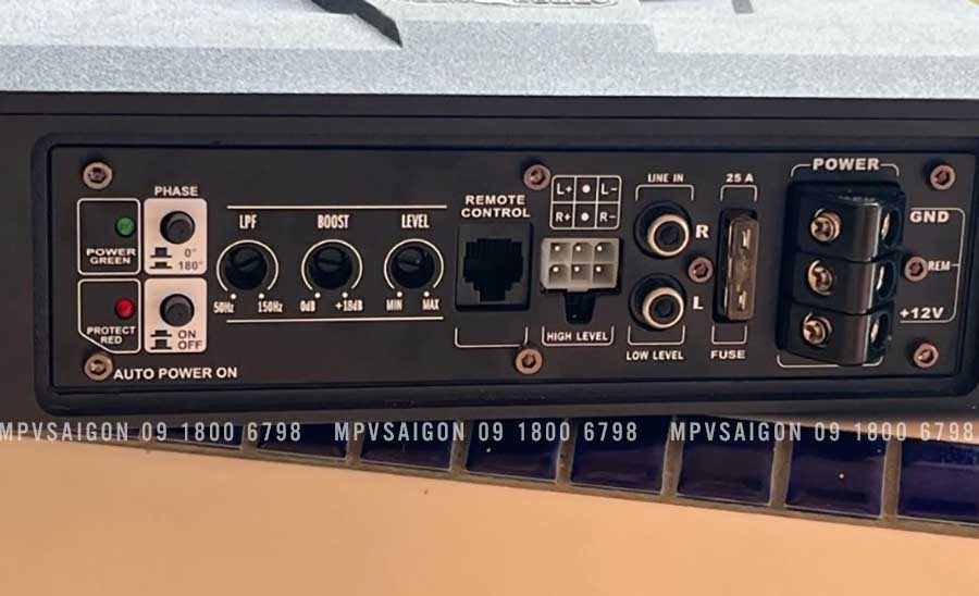 Loa sub Rockpower R10