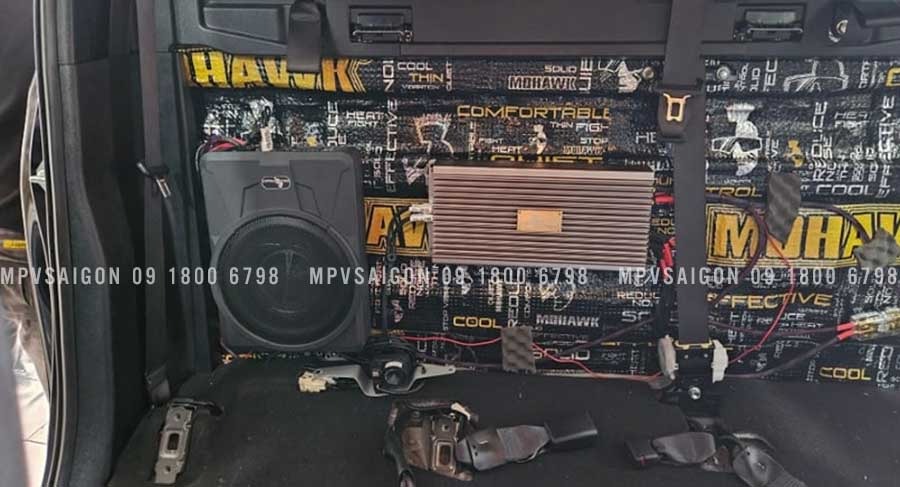 Loa sub Rockpower R10