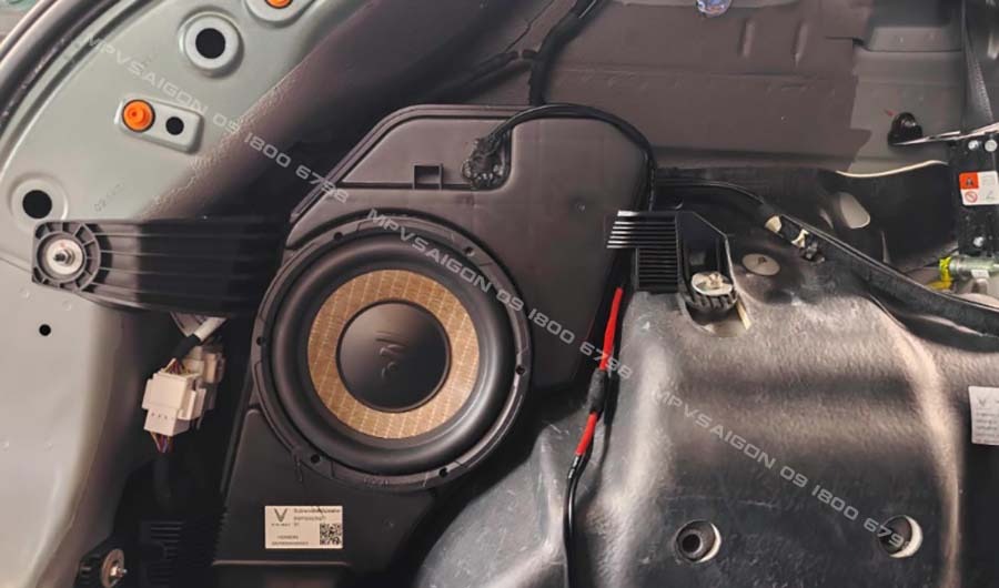 Focal Sub P 30 FSE 300w - Loa siêu trầm mỏng gọn