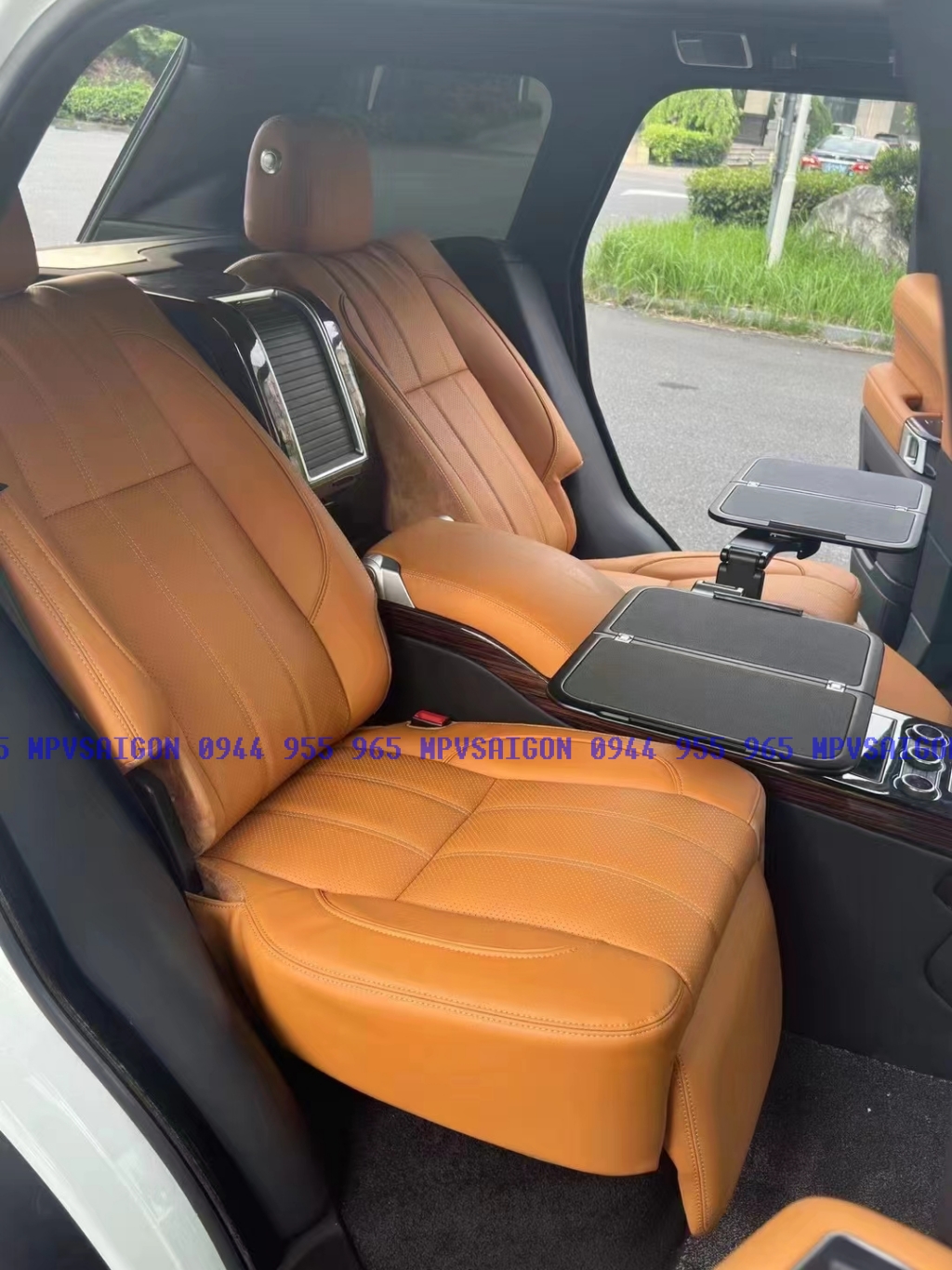 Range Rover nâng cấp bộ nội thất- ghế thương gia Limousine 