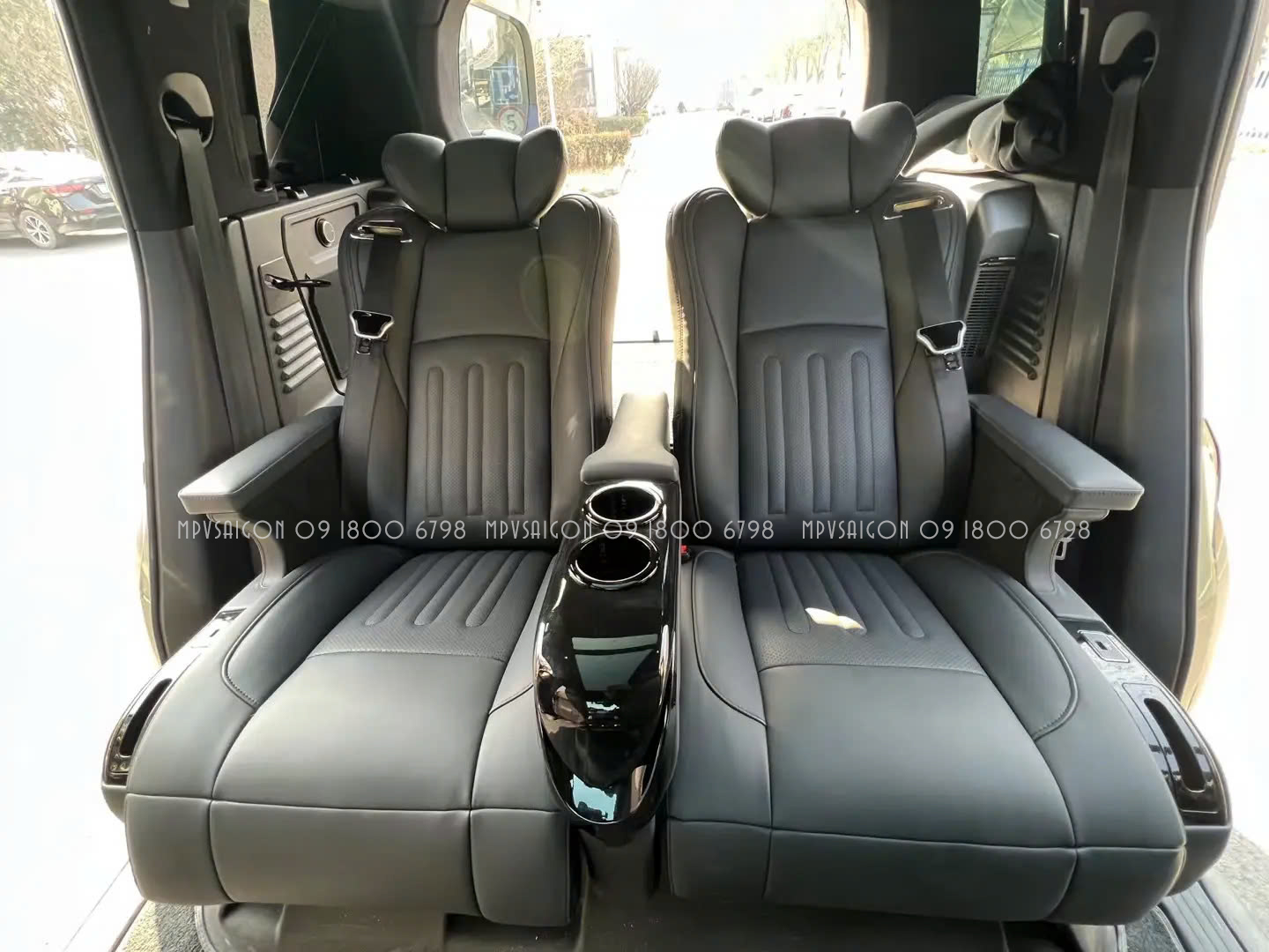 Land Rover Defender 110/130: Kinh nghiệm và các phương án nâng cấp ghế chủ tịch