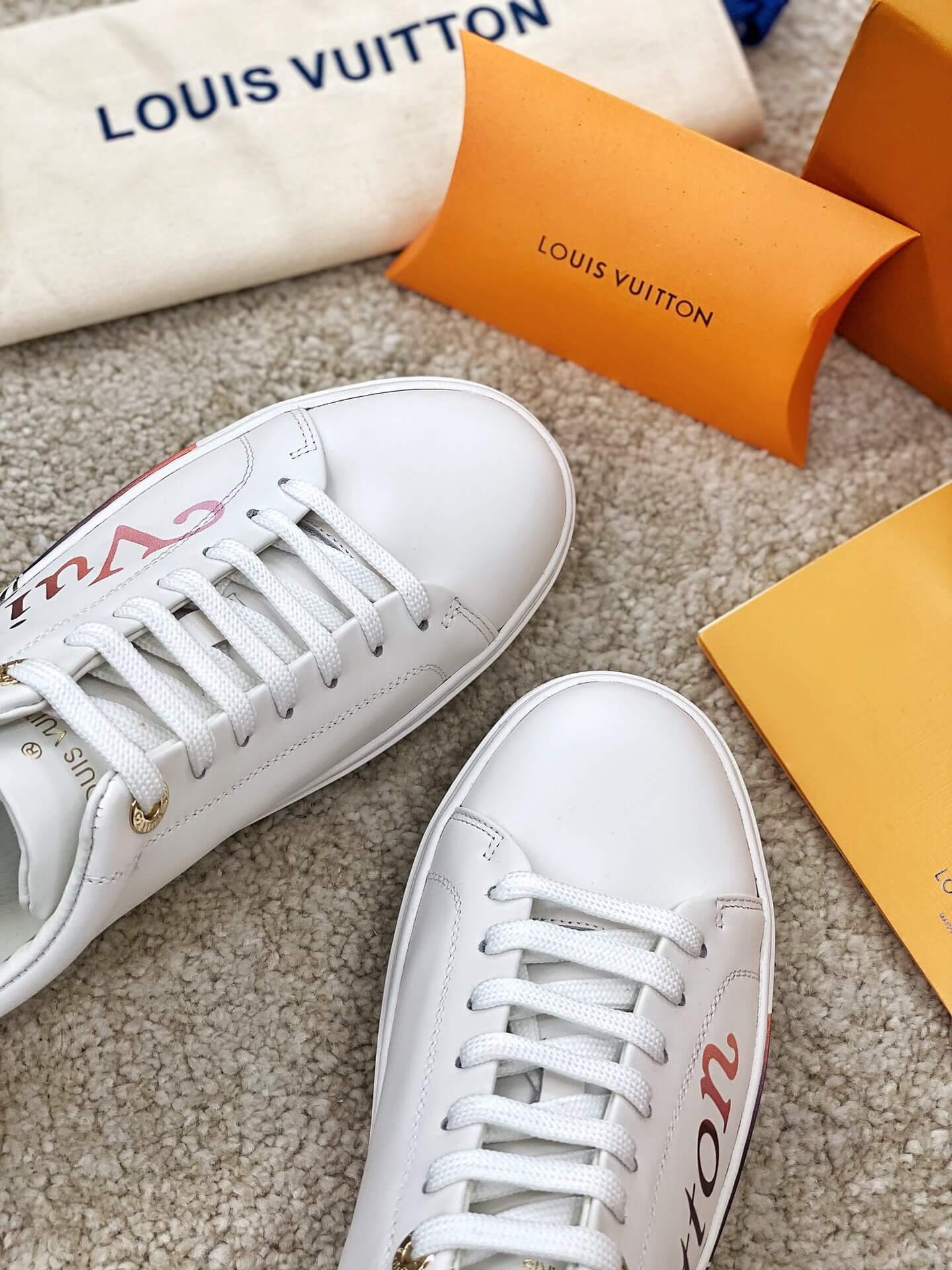 LOUIV Sneakers