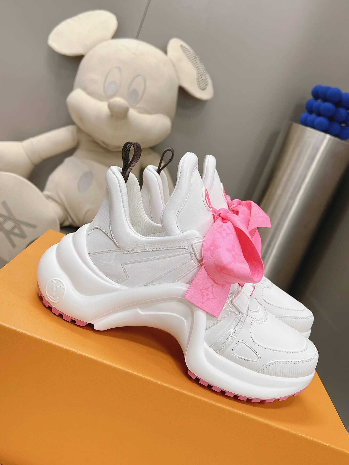 LOUIV Sneakers