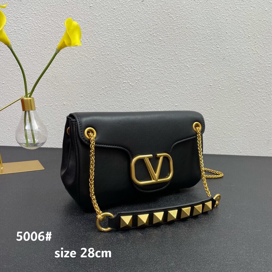 VALEN Vlogo Studs