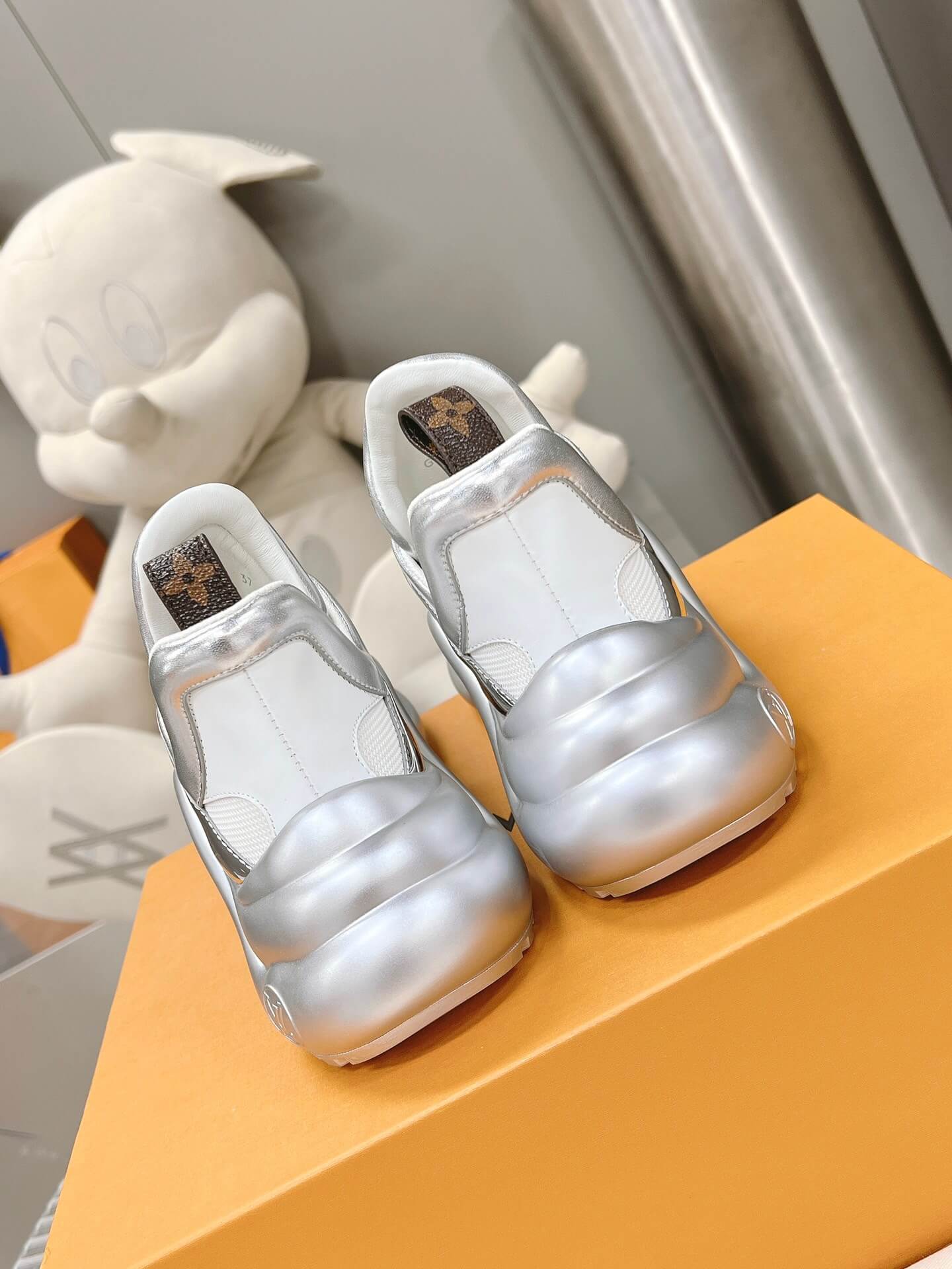 LOUIV Archlight Sneakers