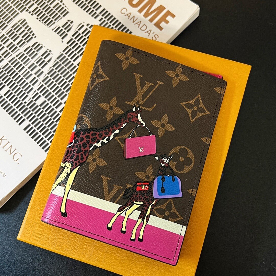 LOUIV Passport Cover