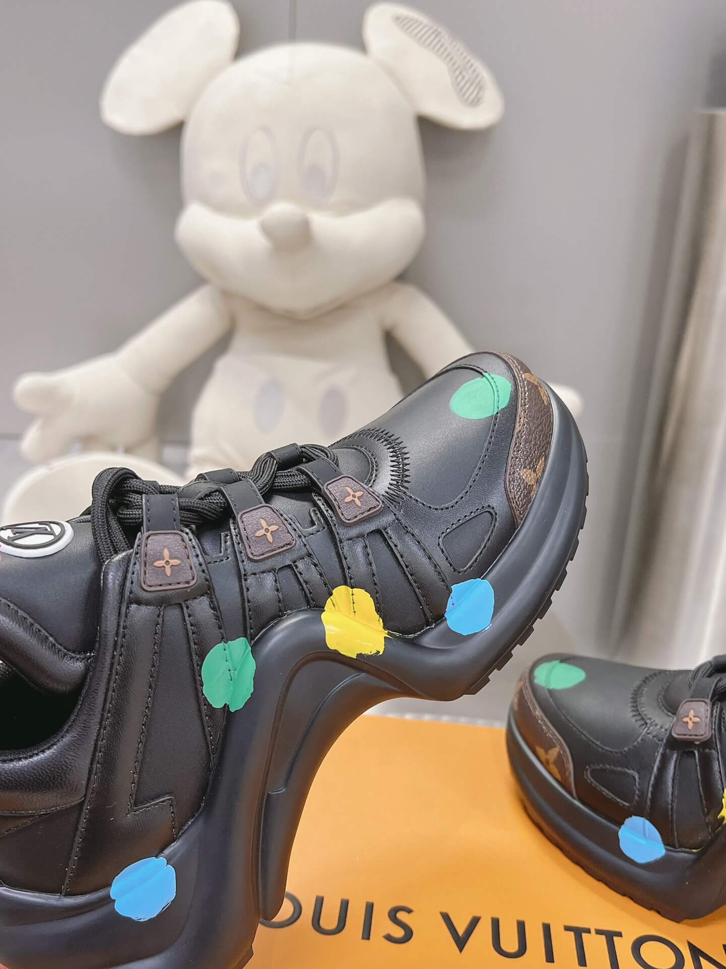 LOUIV Sneakers