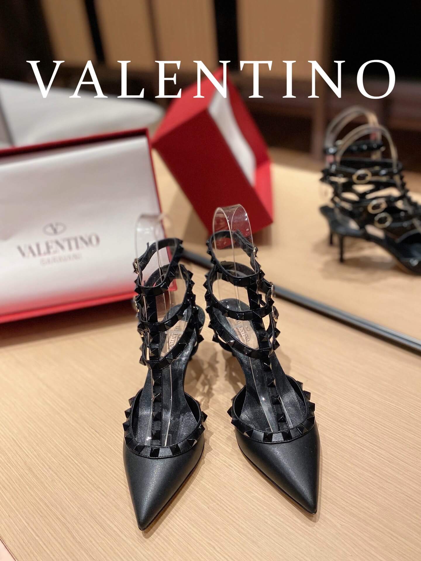 VALEN Rockstuds Mid Heels