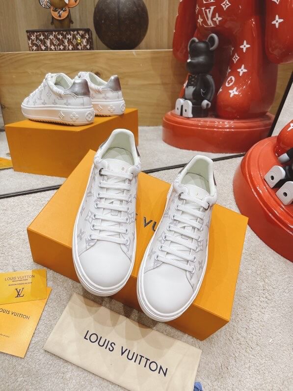 LOUIV Sneakers