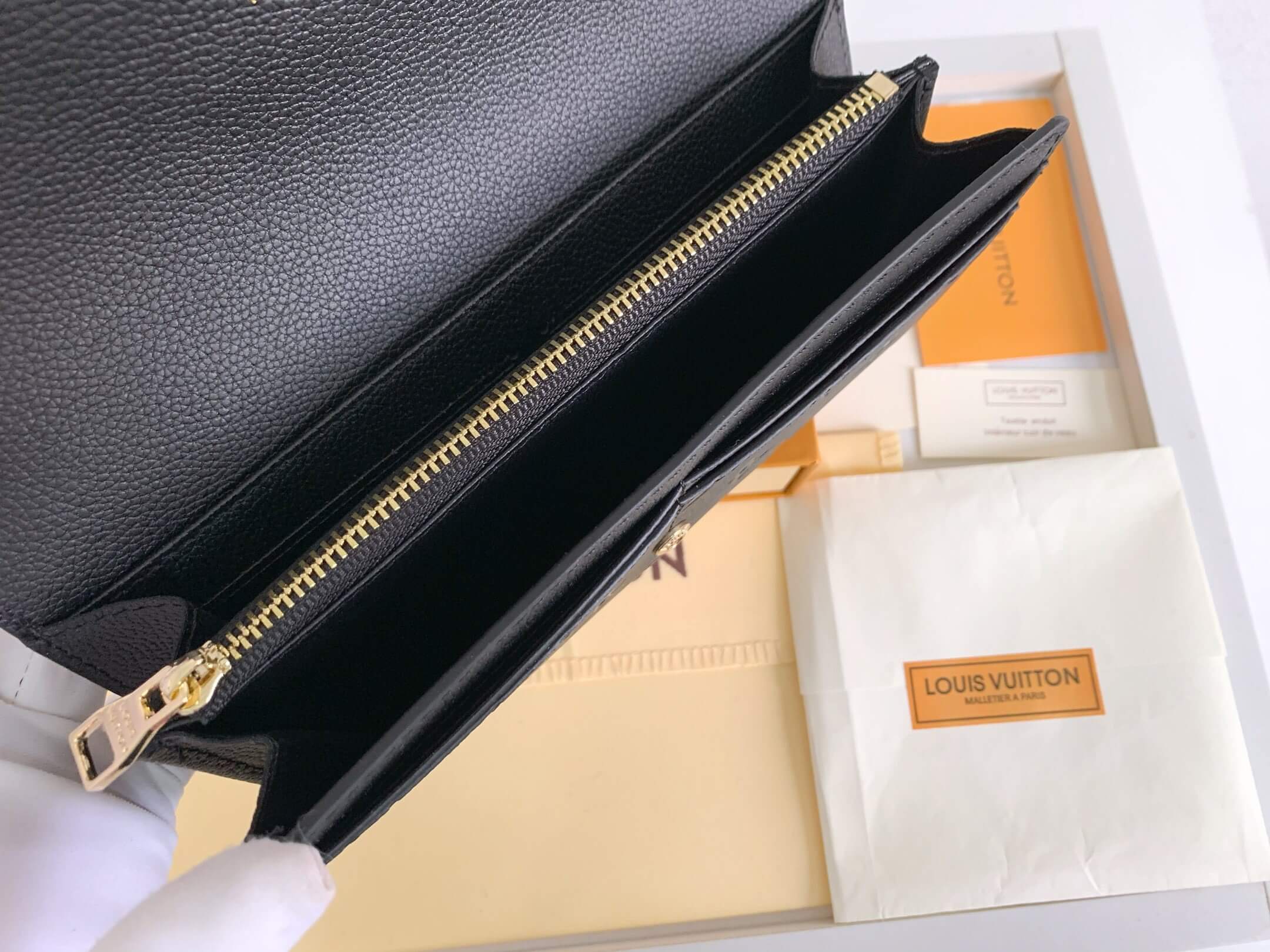 LOUIV Sarah Wallet