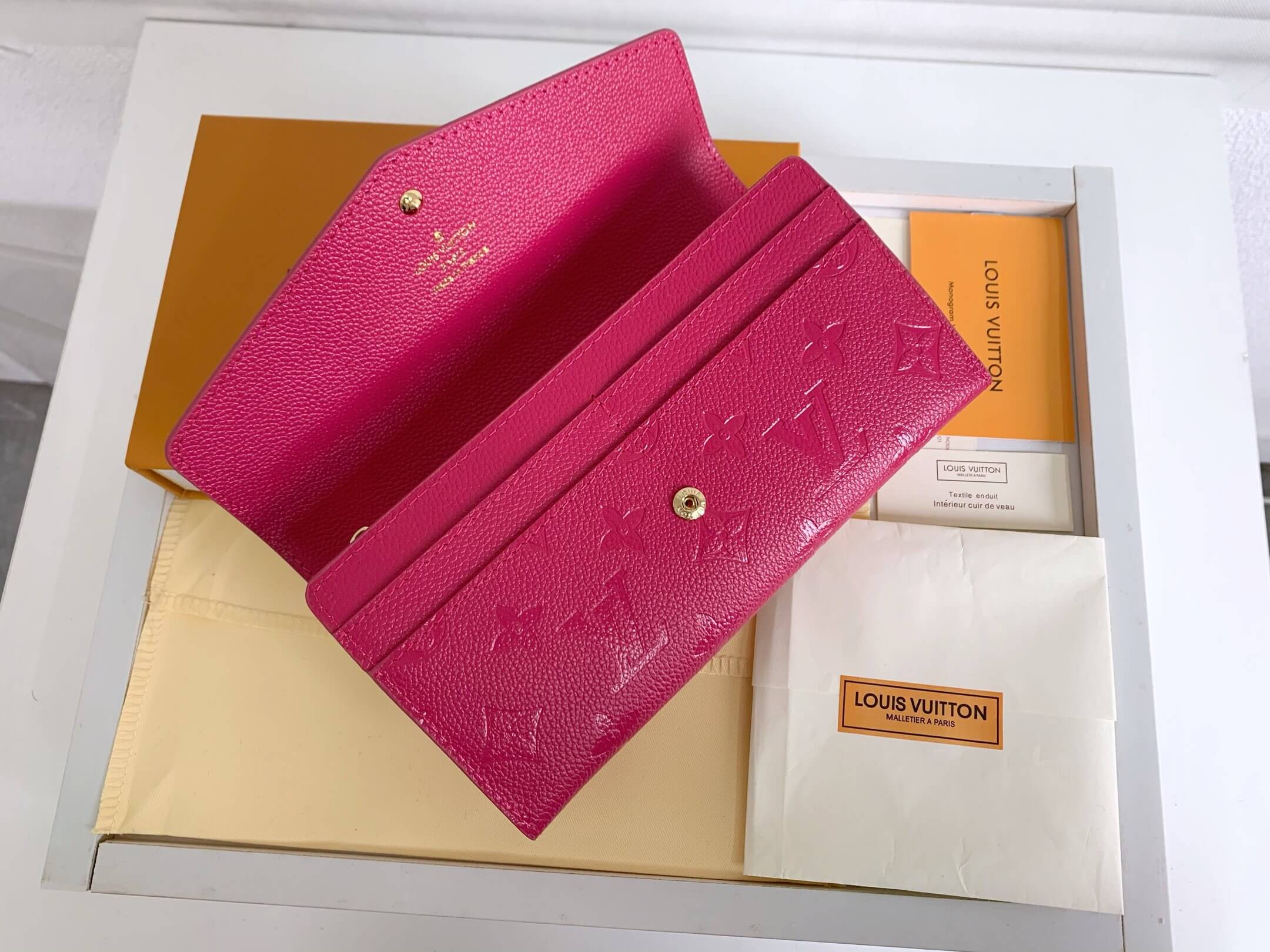 LOUIV Sarah Wallet