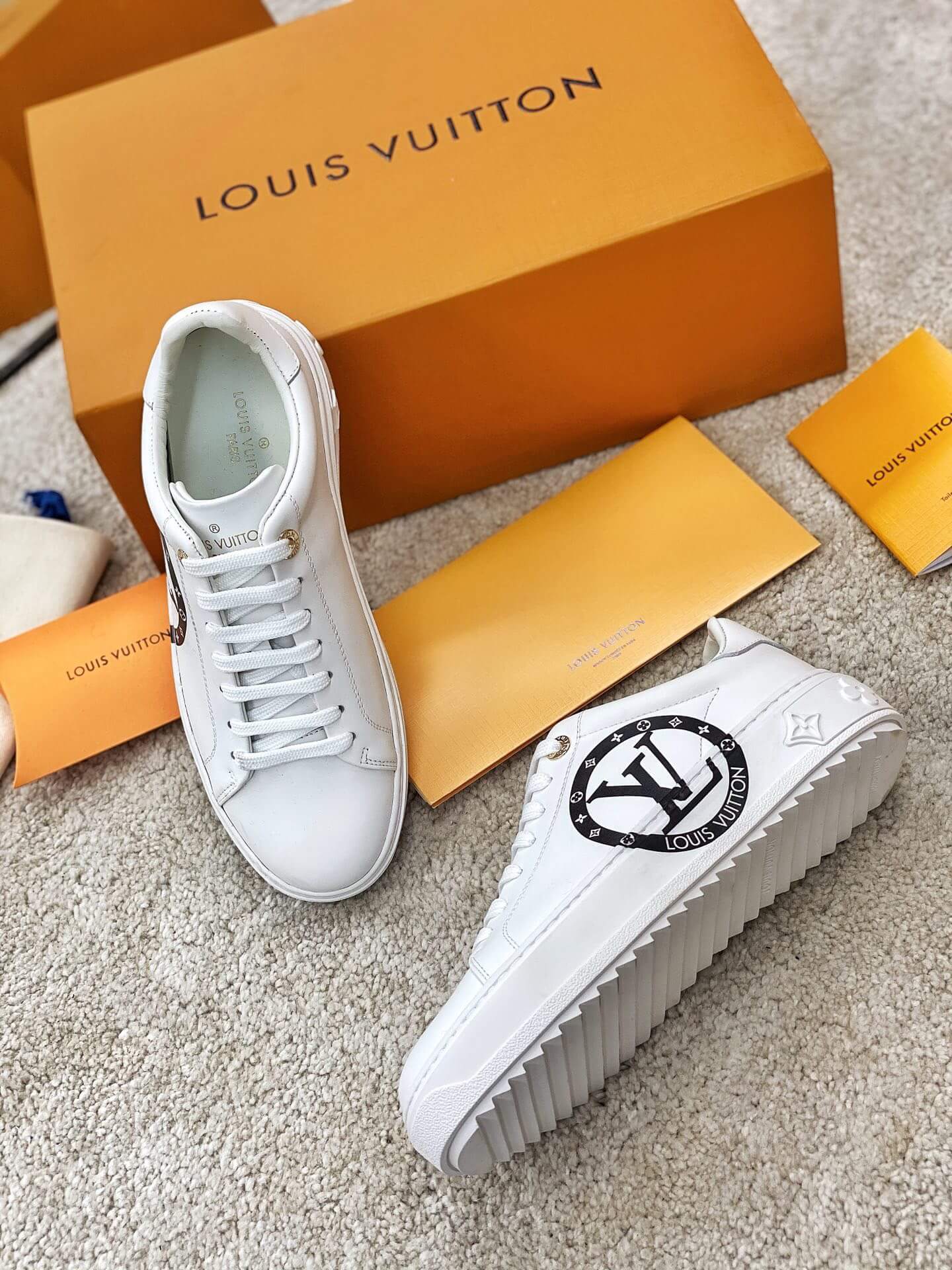 LOUIV Sneakers