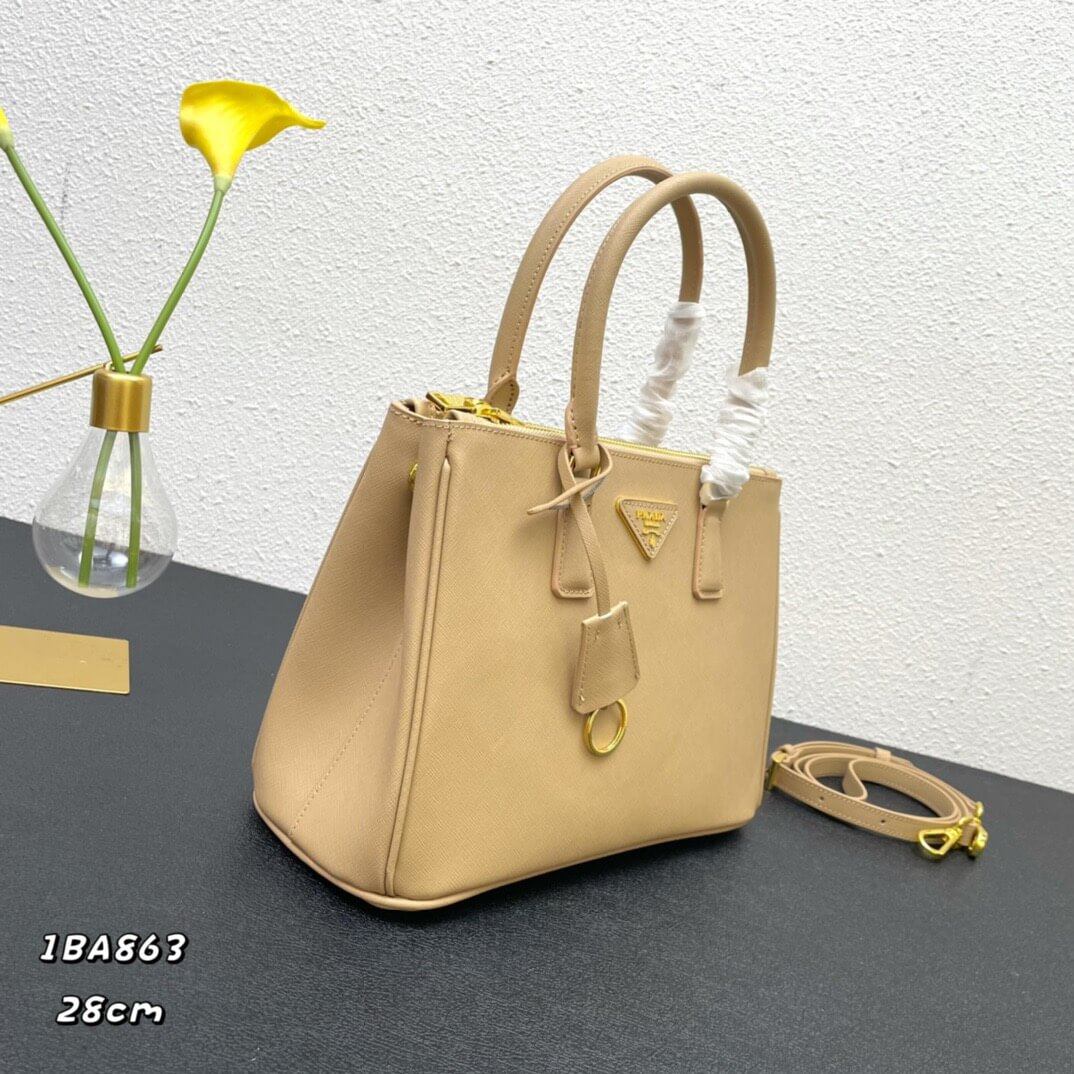 PR Saffiano Medium