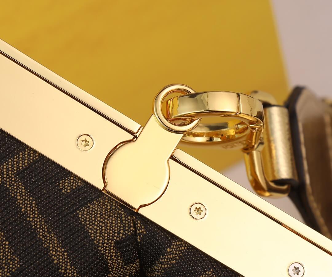 FD First Small (Gold)