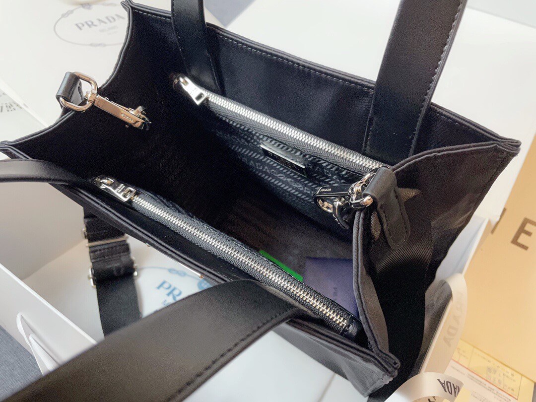 PR Vintage Nylon Tote