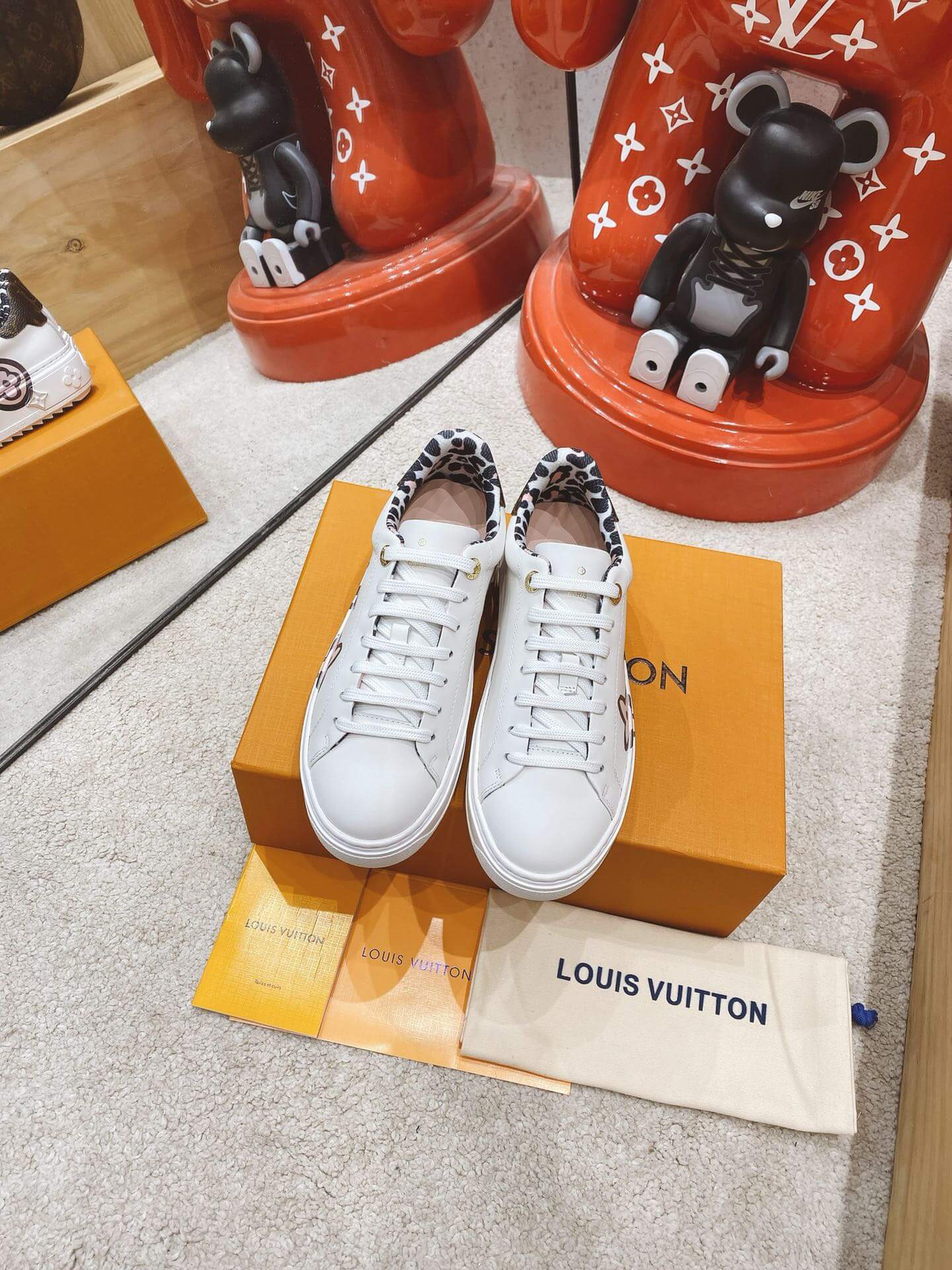LOUIV Sneakers
