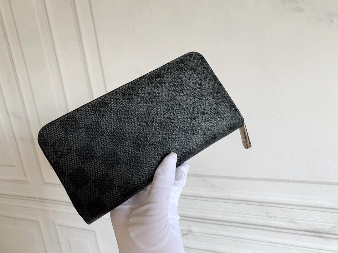 LOUIV Zippy Wallet