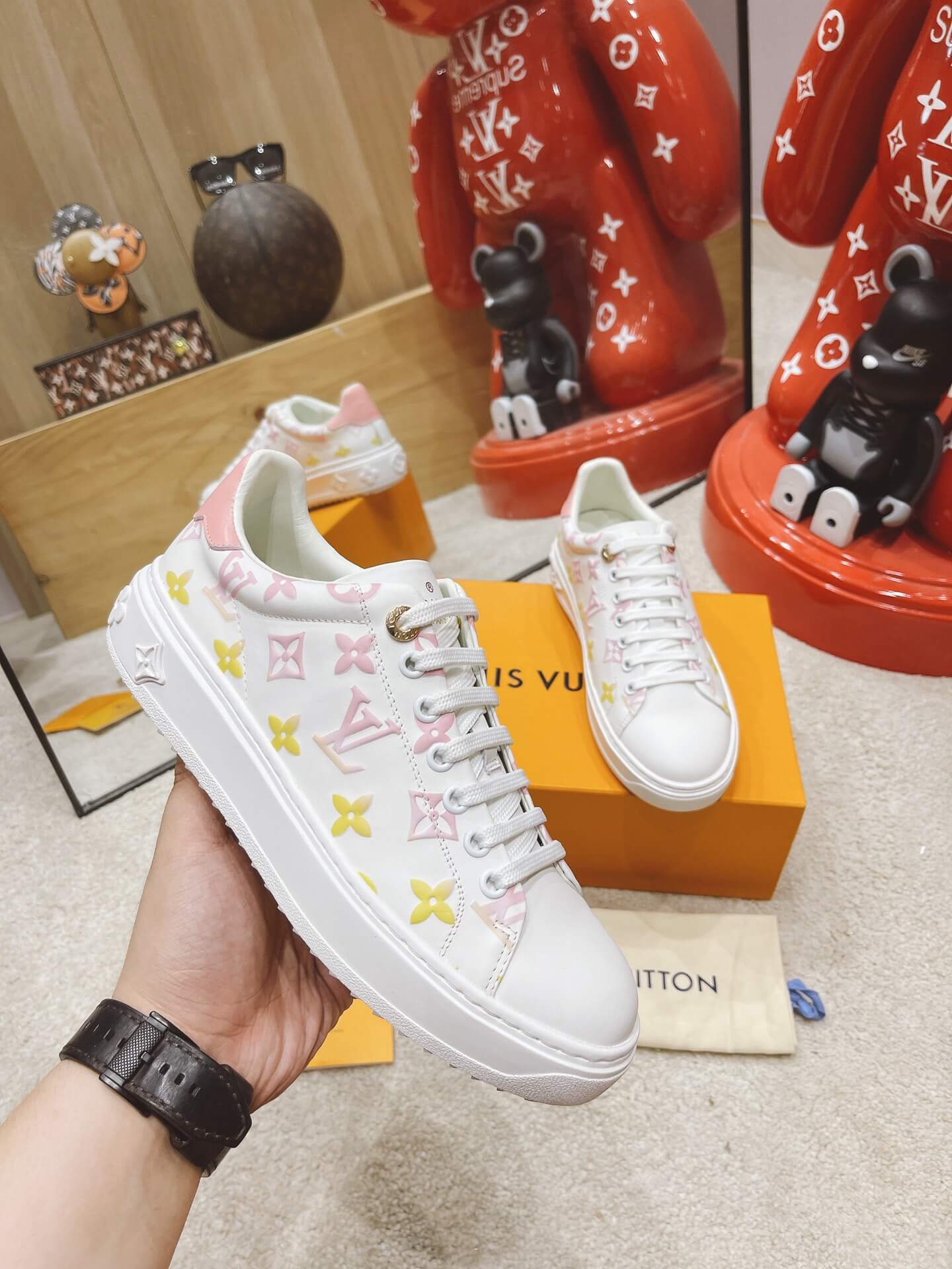 LOUIV Sneakers